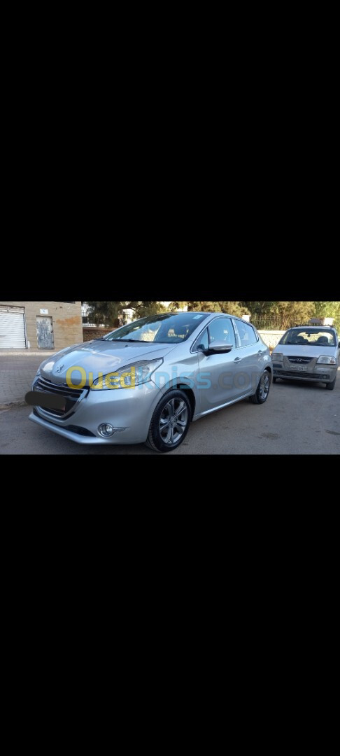 Peugeot 208 2015 Allure