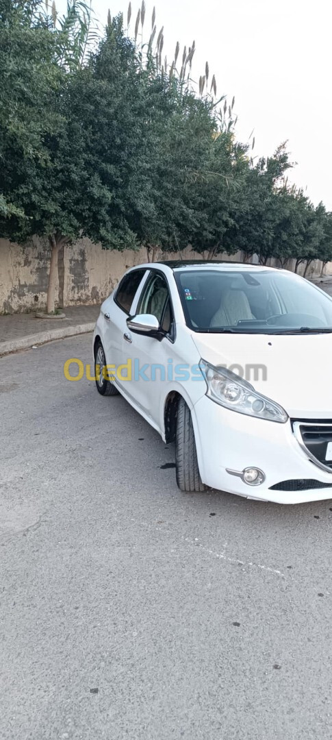 Peugeot 208 2014 Allure