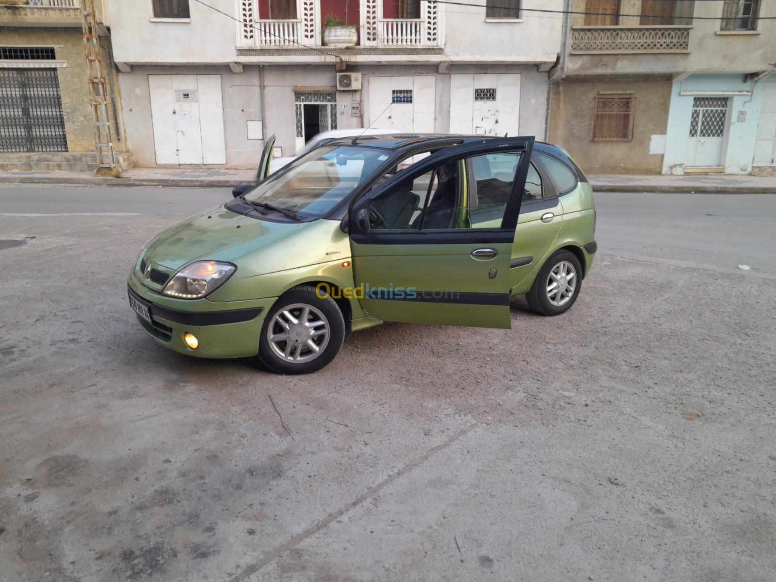 Renault Scenic 2001 نبدل برك مانبيعش