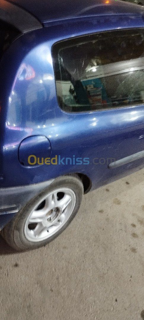 Renault كليو دبزة 2001 