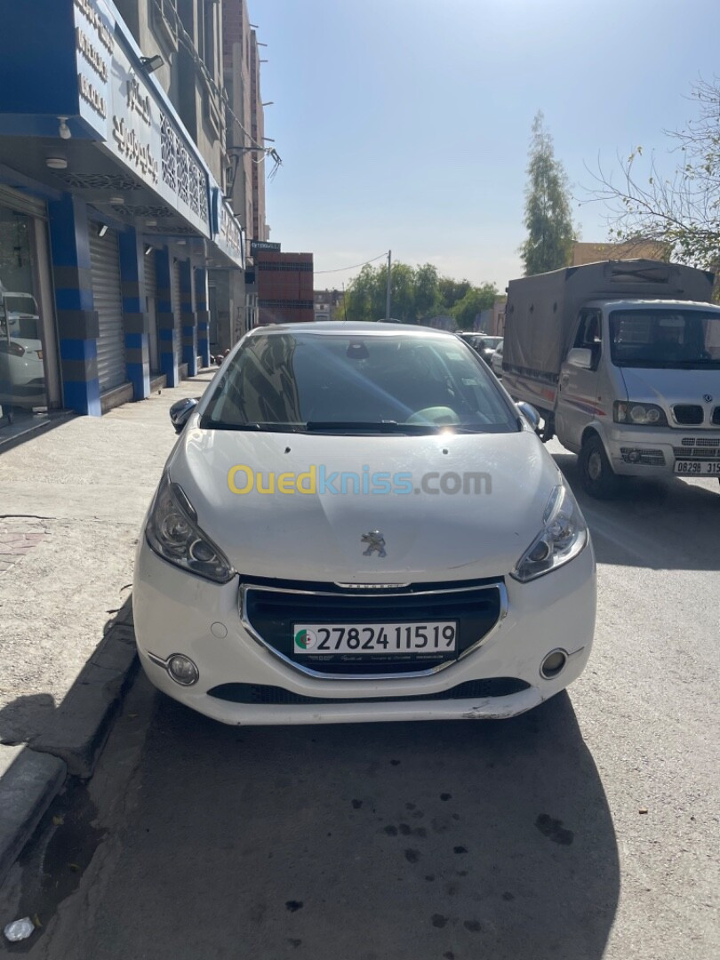 Peugeot 208 2015 Allure