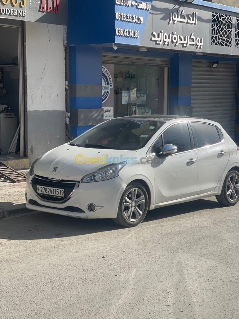 Peugeot 208 2015 Allure