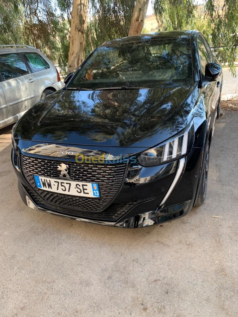 Peugeot 208 2023 .