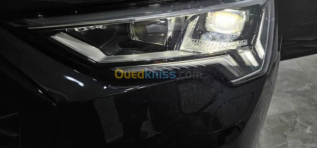 Audi Q3 2023 S-Line Quattro full options