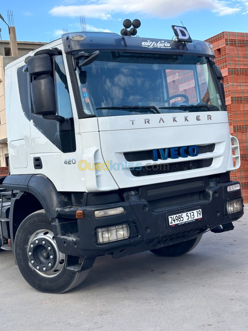 IVECO TRAKKER 420 2013