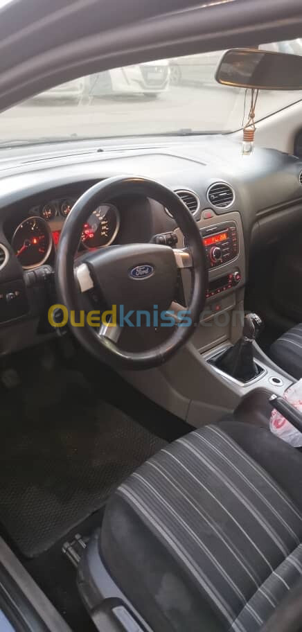 Ford Focus 5 portes 2011 Focus 5 portes