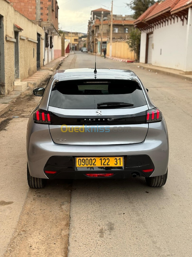 Peugeot 208 2022 New Silver Line