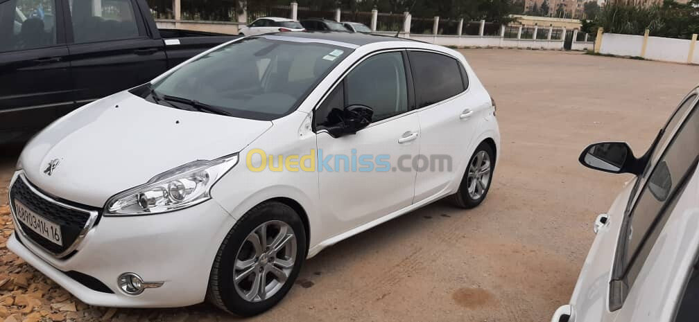 Peugeot 208 2014 Allure