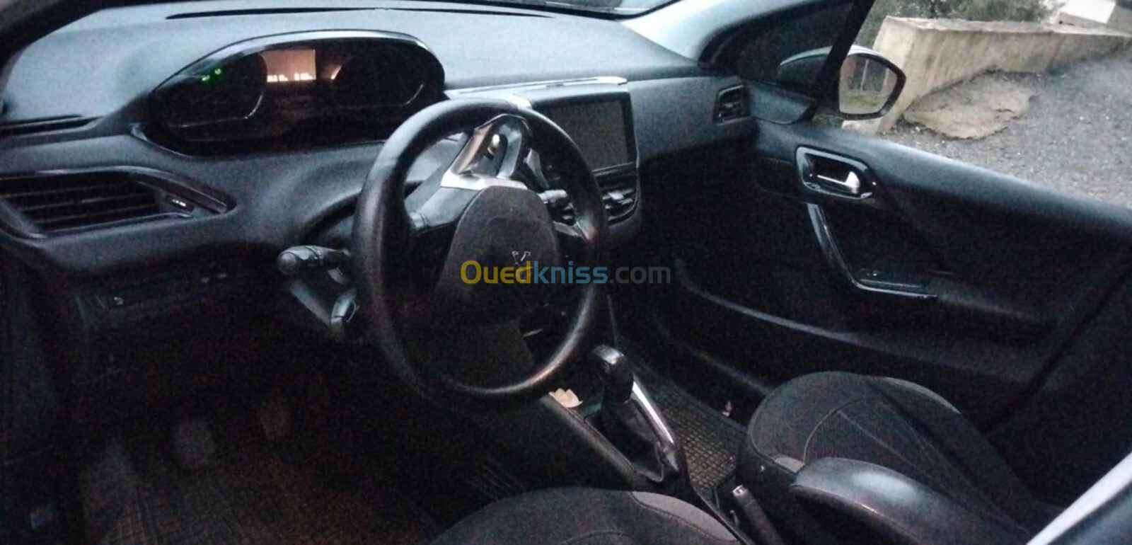 Peugeot 208 2015 Allure