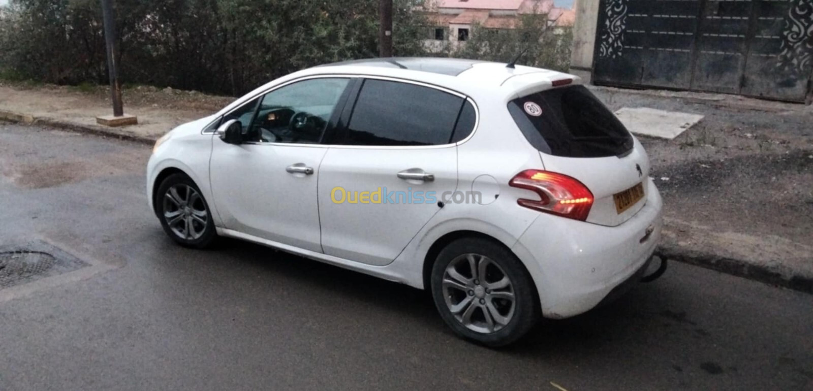 Peugeot 208 2015 Allure