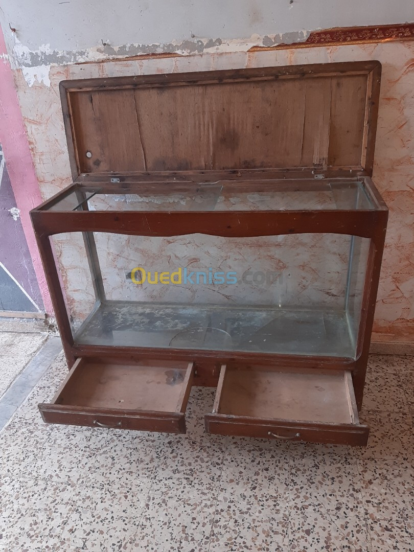 Aquarium avec meuble d'origine 1,1m