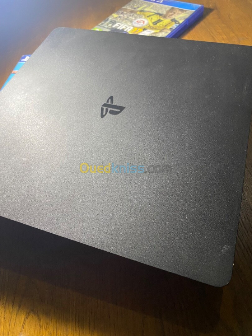 PlayStation 4 slim 1To flashé 