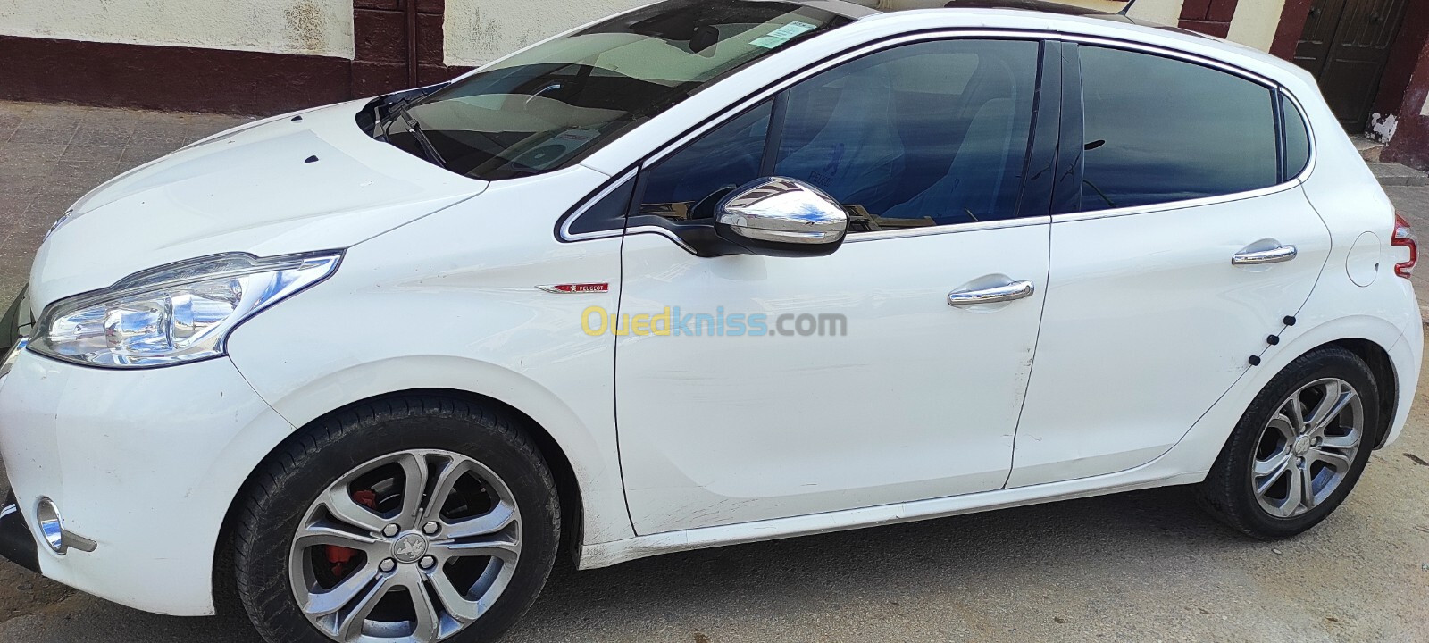 Peugeot 208 2015 Allure