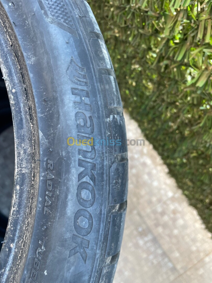 4 pneus Hankook 215 45 R18