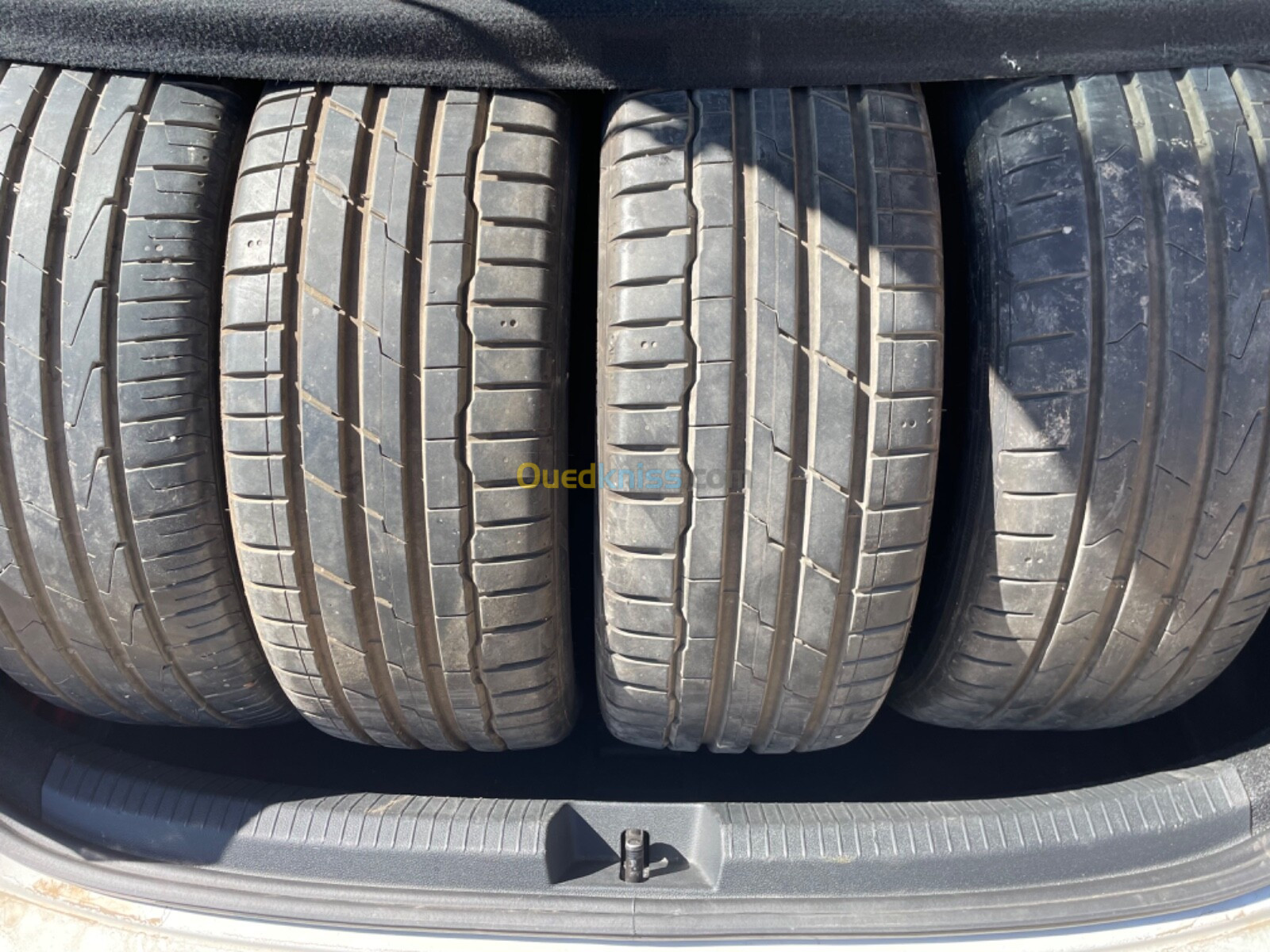 4 pneus Hankook 215 45 R18