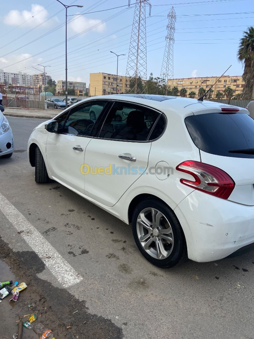 Peugeot 208 2013 Allure