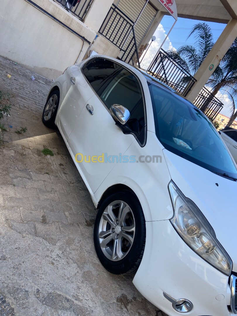 Peugeot 208 2013 Allure