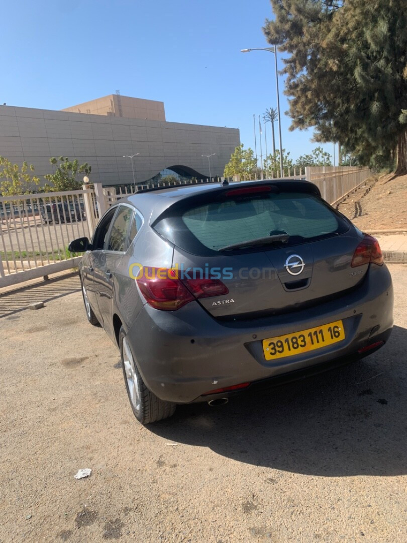 Opel Astra 2011 SPORT