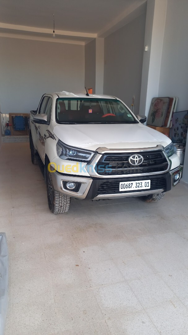 Toyota Hilux 2023 4X4