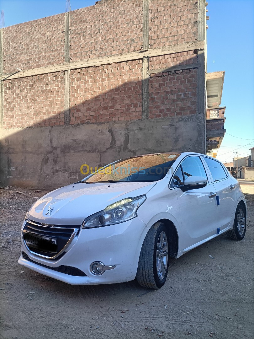 Peugeot 208 2015 Allure