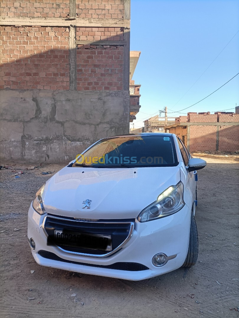 Peugeot 208 2015 Allure