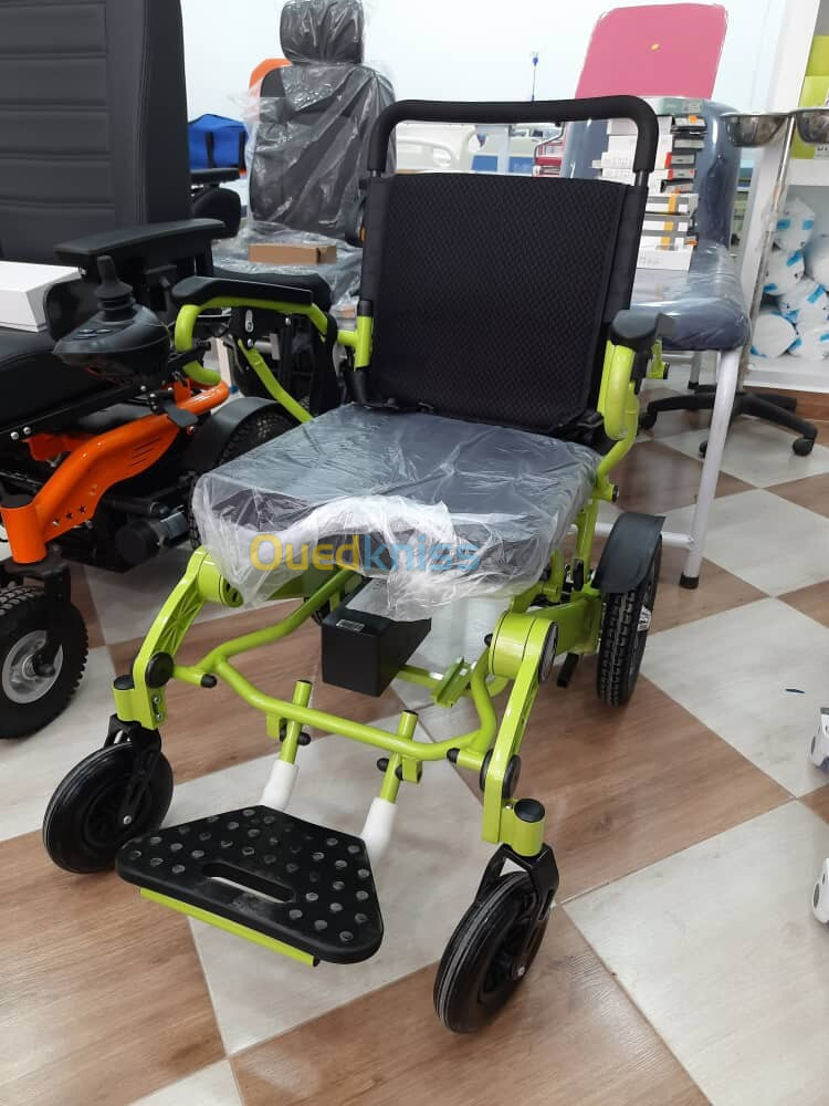 Fauteuil roulant électrique pliable le plus Compact possible 