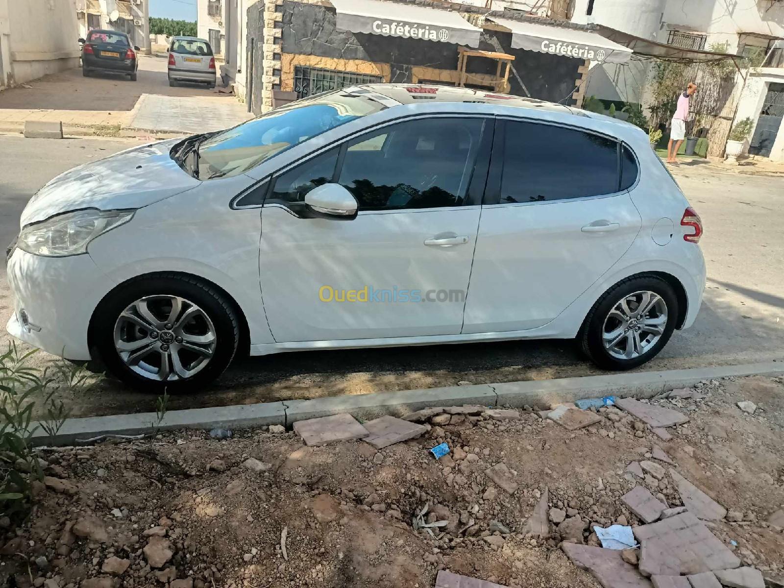 Peugeot 208 2014 Allure