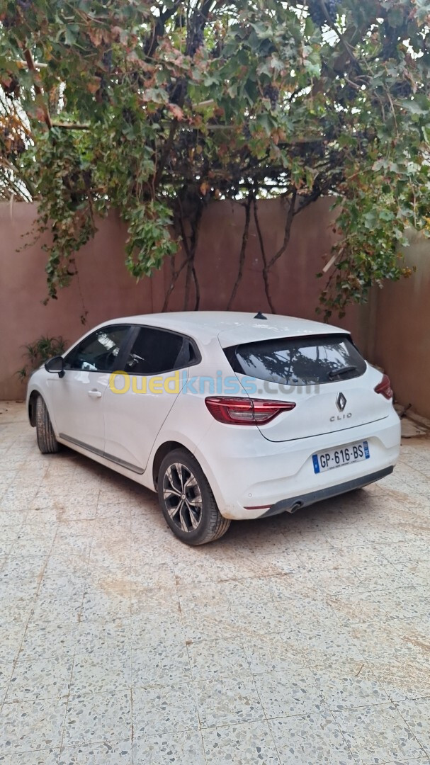 Renault Clio 2023 LIMITED