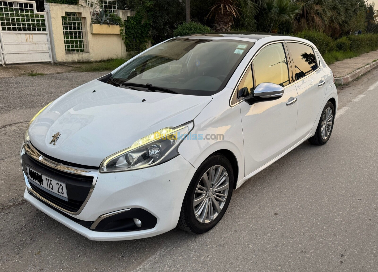 Peugeot 208 2015 Allure Facelift