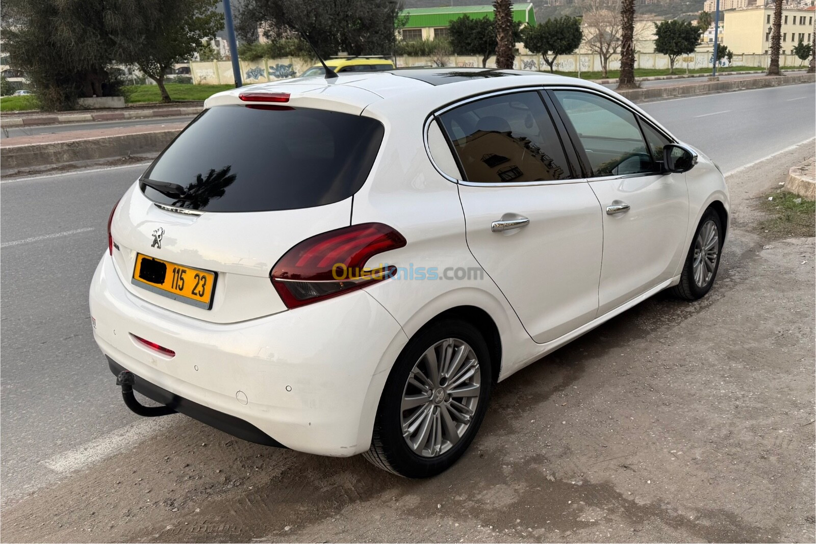 Peugeot 208 2015 Allure Facelift