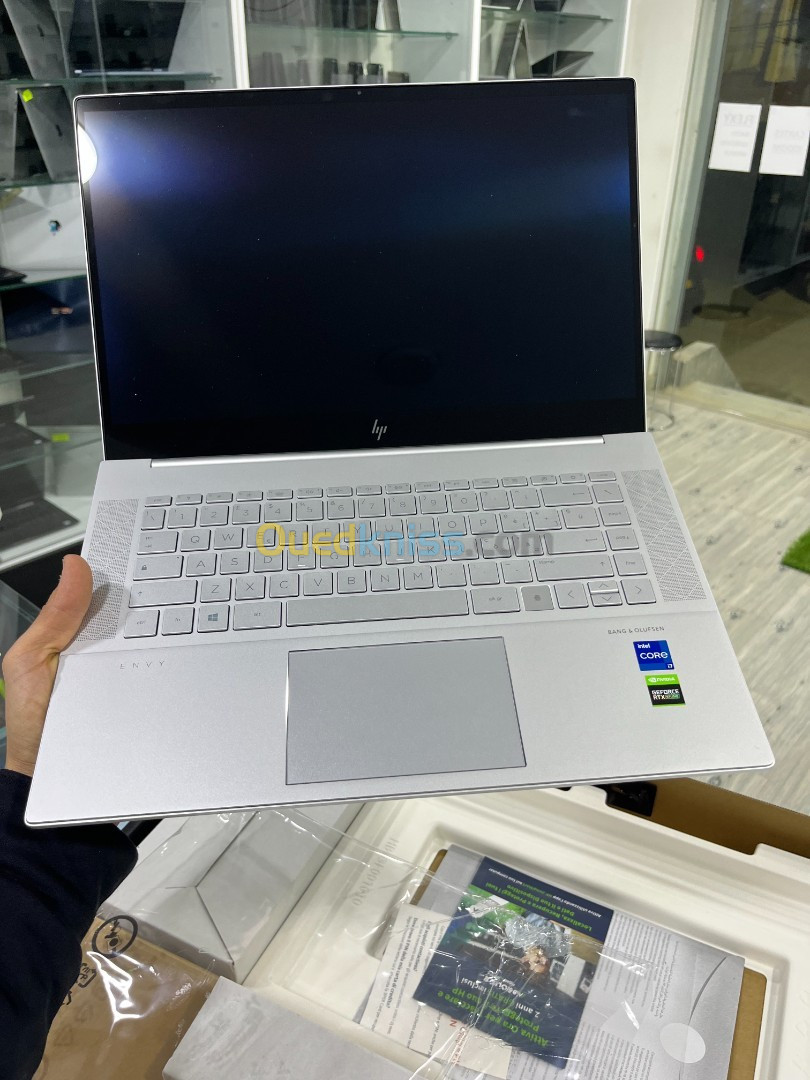 HP ENVY 15-EP1001NL I7 11800H 16GO 1000 SSD RTX 3060 15.6 UHD OLED NEUF JAMAIS SERVI