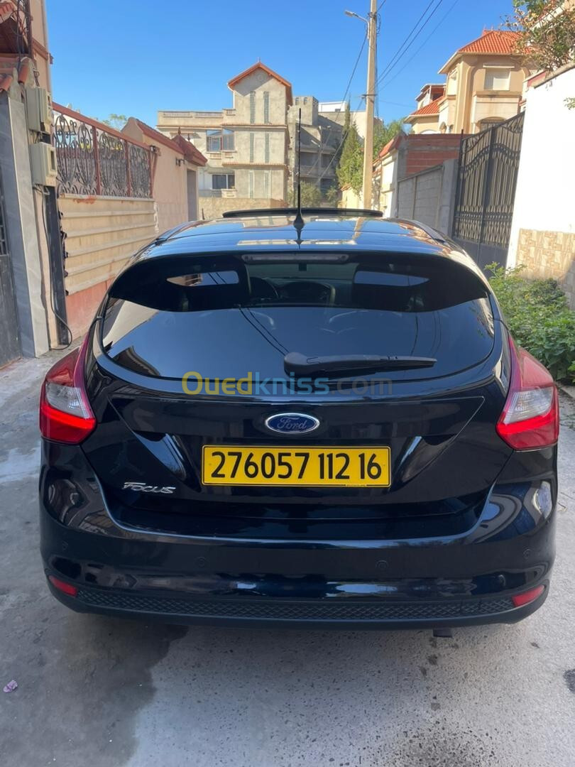 Ford Focus 5 portes 2012 Titanium