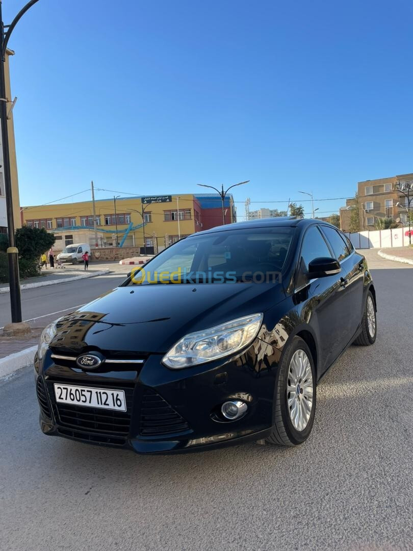 Ford Focus 5 portes 2012 Titanium