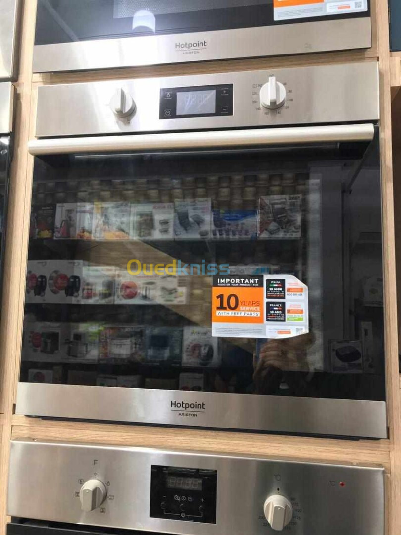 Four encastrable hotpoint ariston 100% électrique 