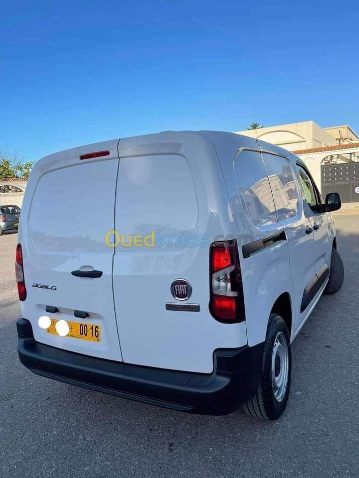 Fiat Doblo 2024 .