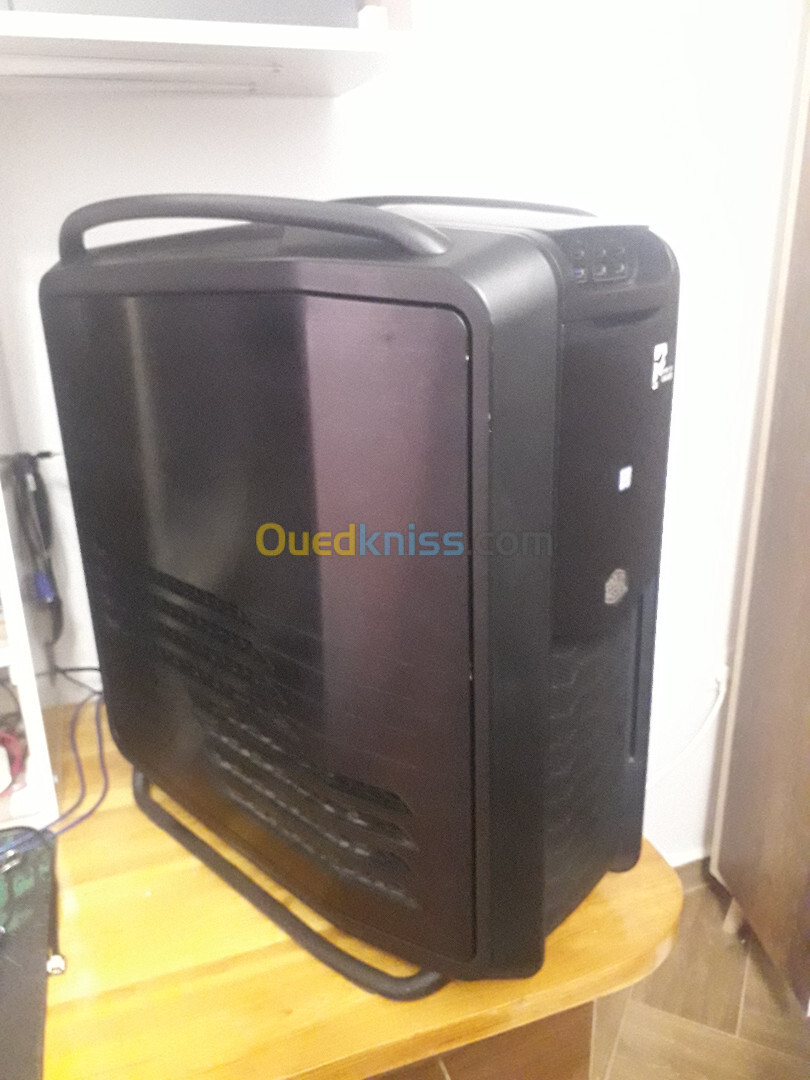 Boitier Cooler Master Cosmos II + Watercooling Armageddon GF600