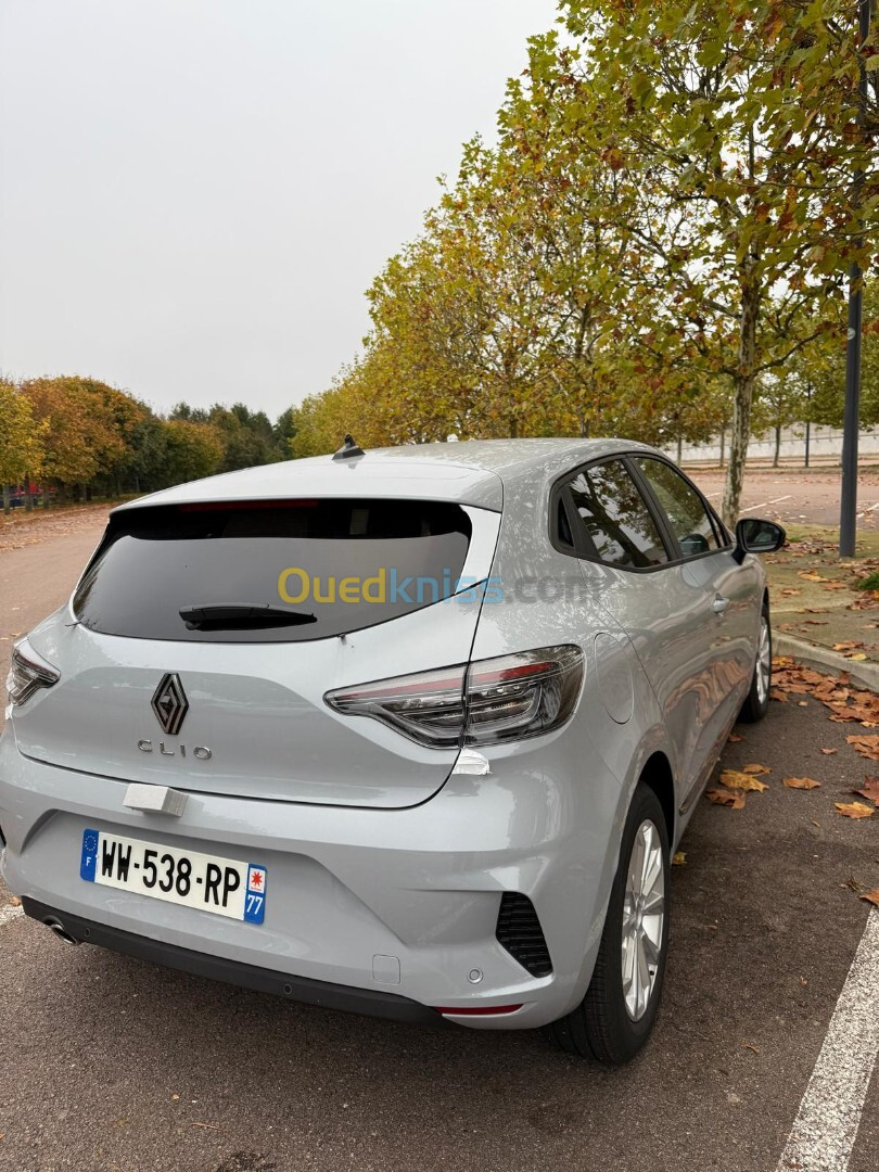 Renault Clio 2024 