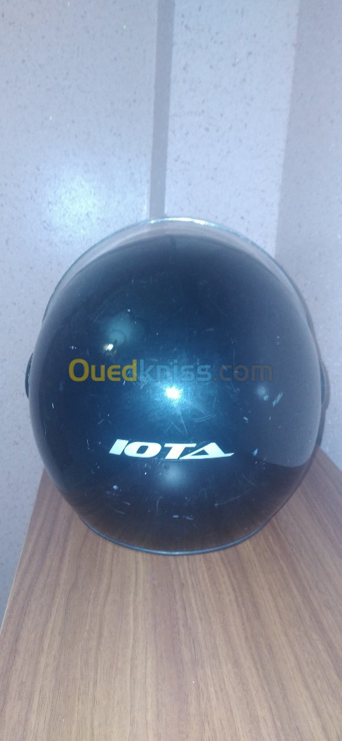 Casque moto iota