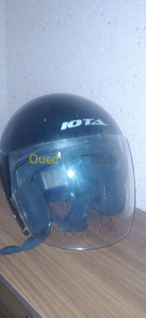 Casque moto iota