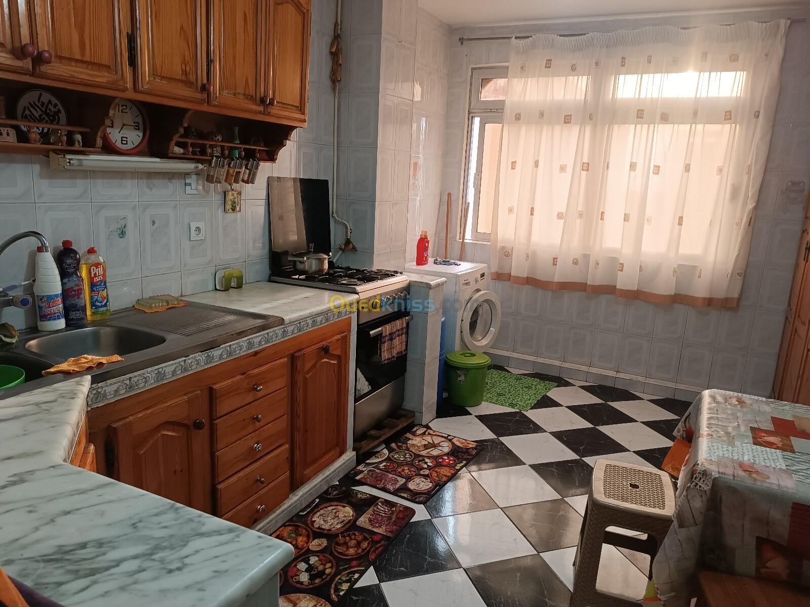 Location vacances Appartement F3 Alger Ain benian