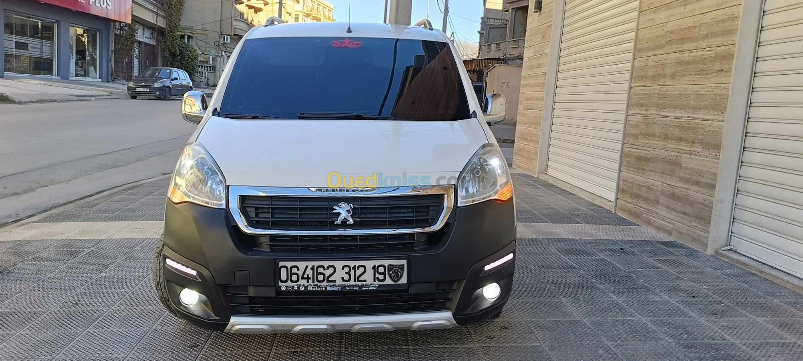 Peugeot B9 2012 B9