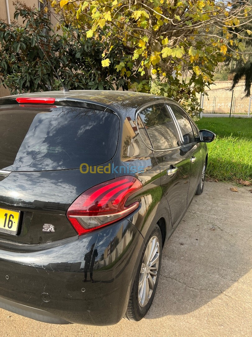 Peugeot 208 2016 Allure Facelift