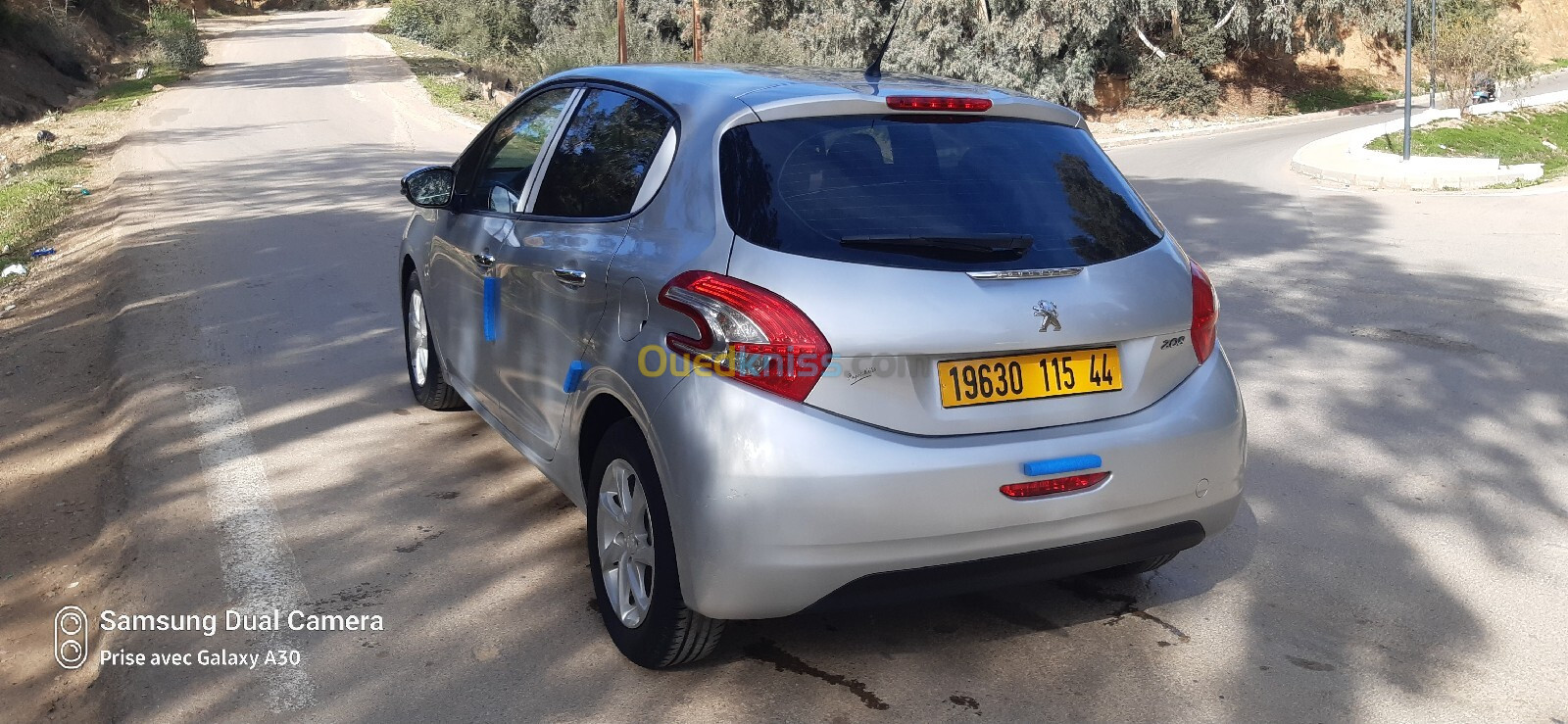 Peugeot 208 2015 Silver Line