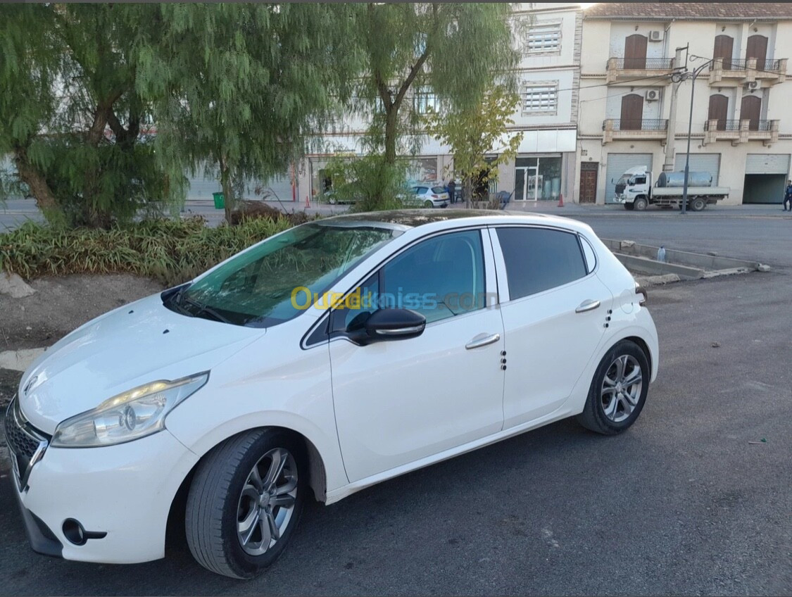 Peugeot 208 2015 208