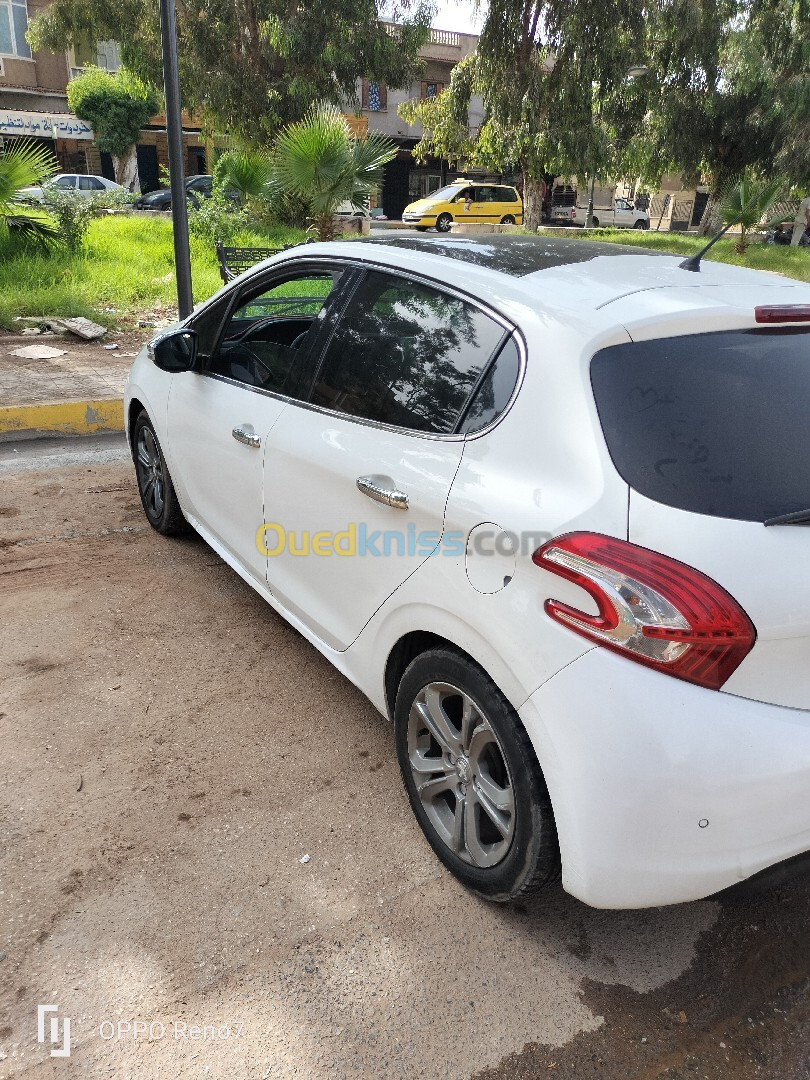 Peugeot 208 2014 Allure