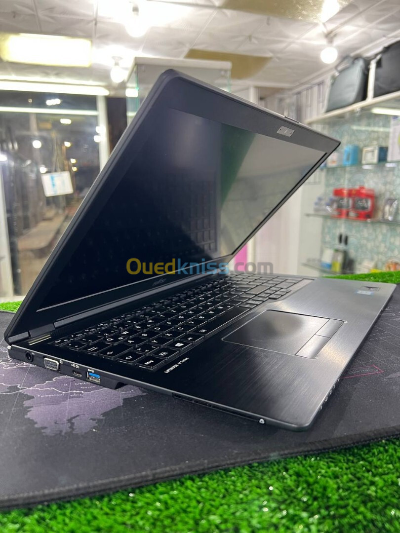 PC LAPTOP FUJITSU LIFEBOOK U758