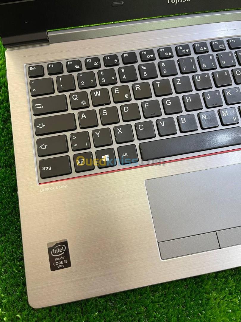 FUJITSU Notebook LIFEBOOK U745 Modèle Slim 