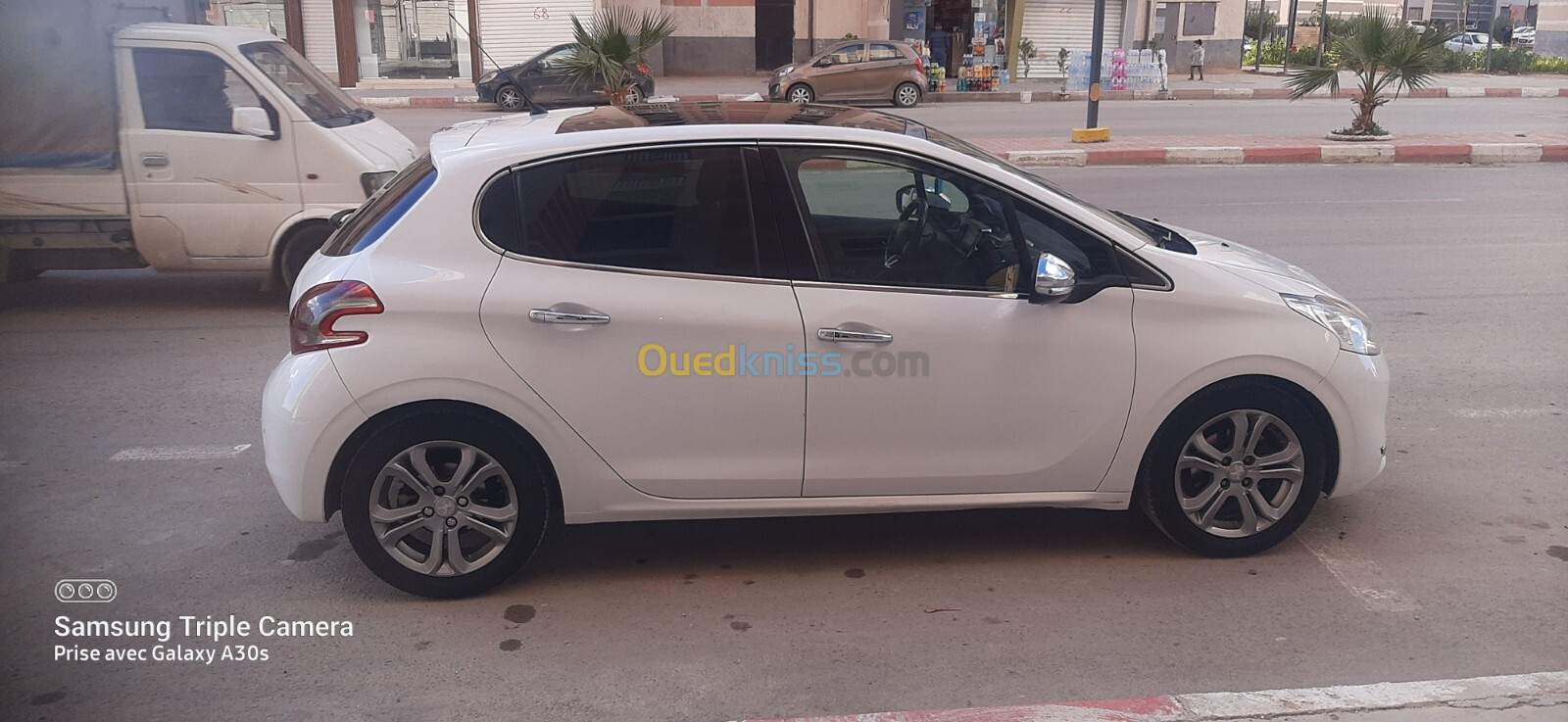 Peugeot 208 2015 Allure