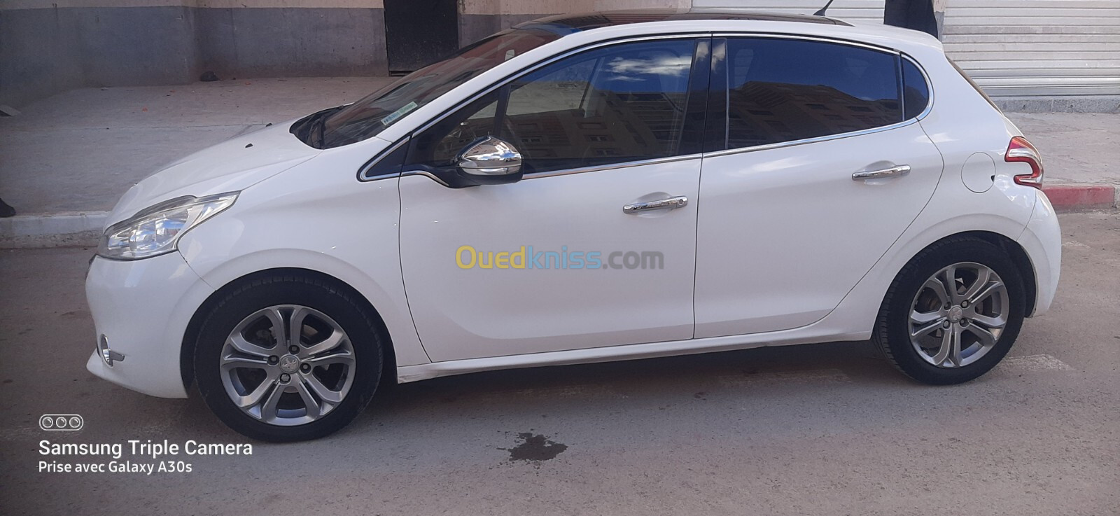 Peugeot 208 2015 Allure