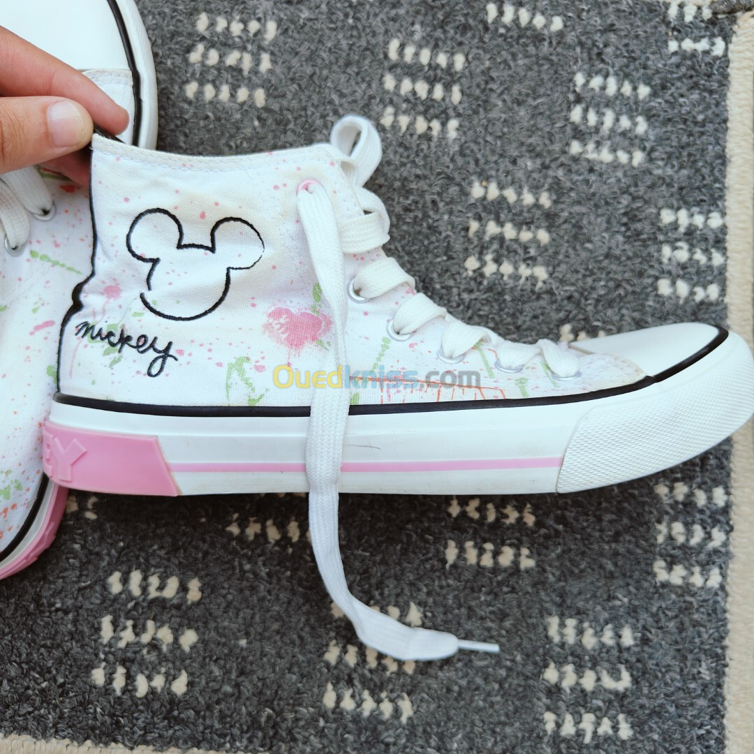 Converse Mickey mouse original pointure 37 